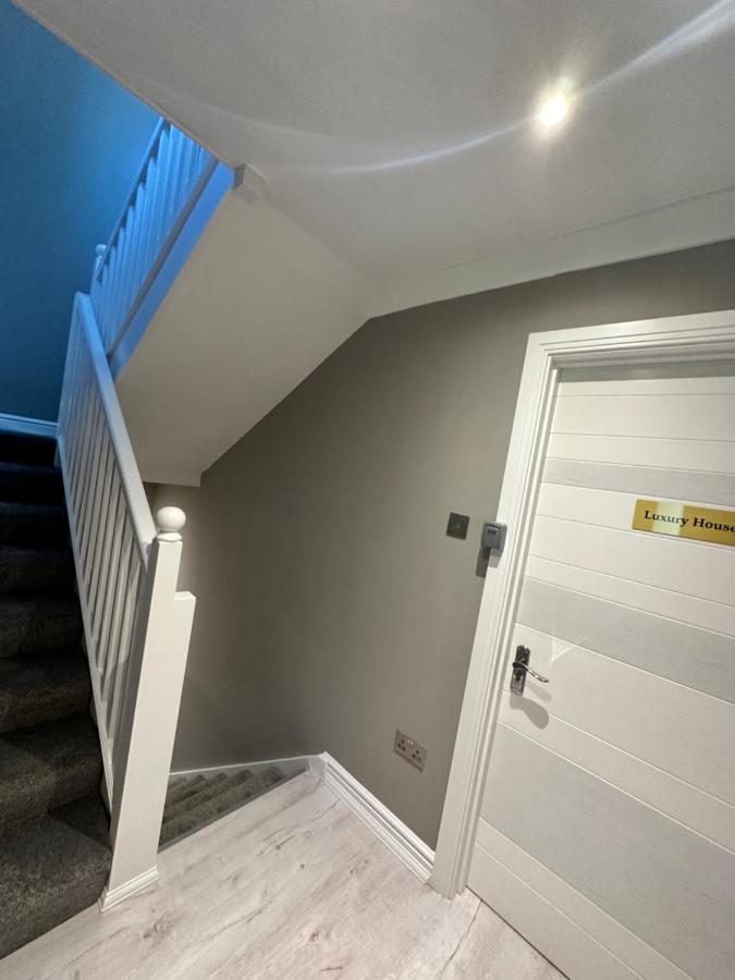 Luxury House Apartment Greenford  Exterior photo