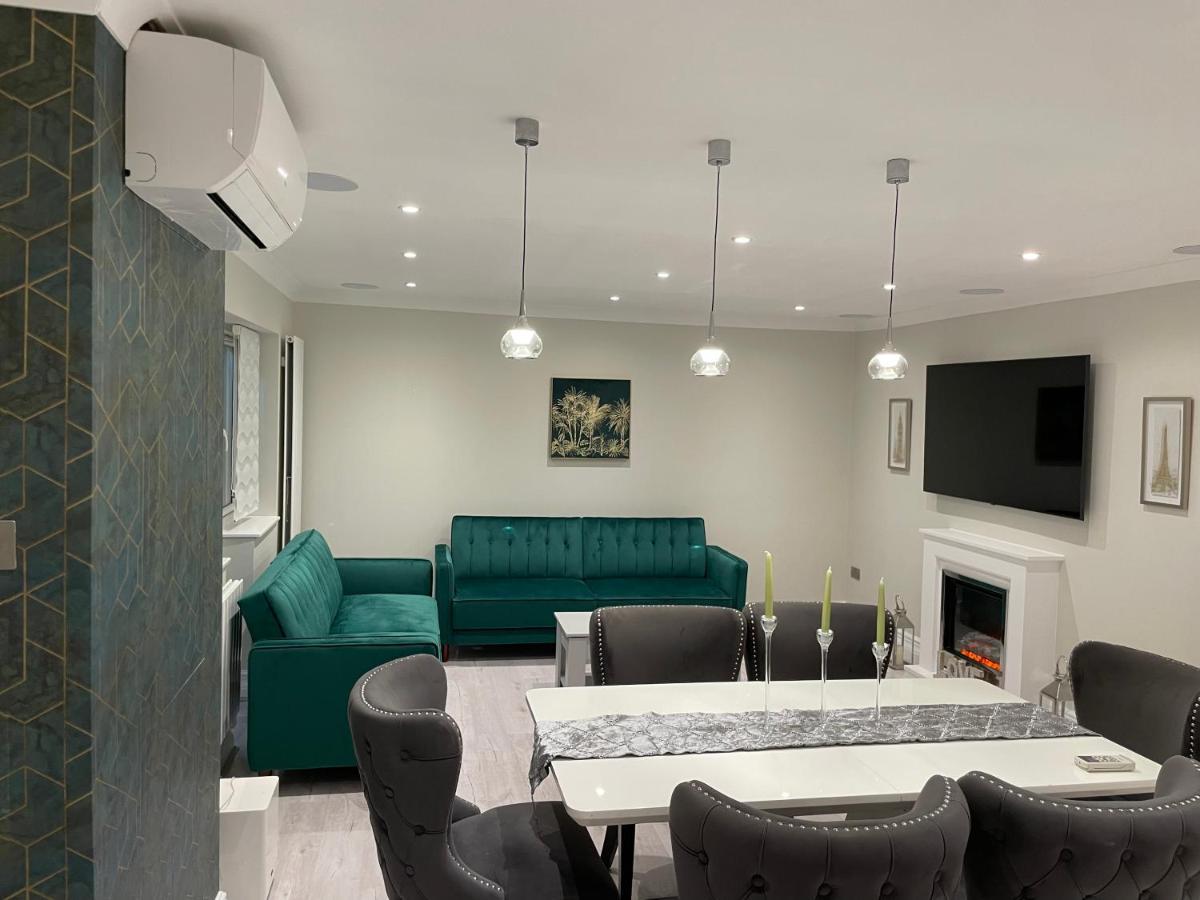 Luxury House Apartment Greenford  Exterior photo