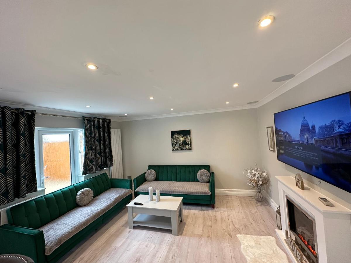 Luxury House Apartment Greenford  Exterior photo
