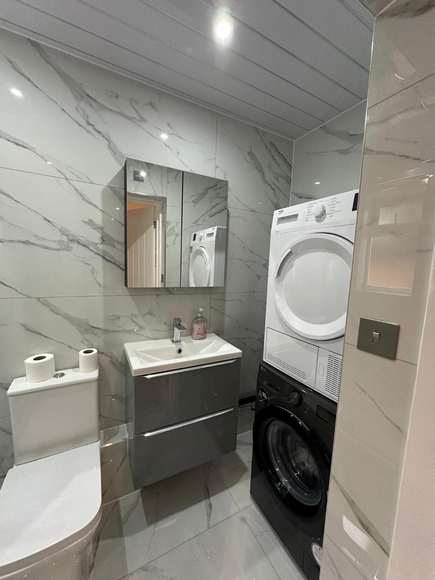 Luxury House Apartment Greenford  Exterior photo
