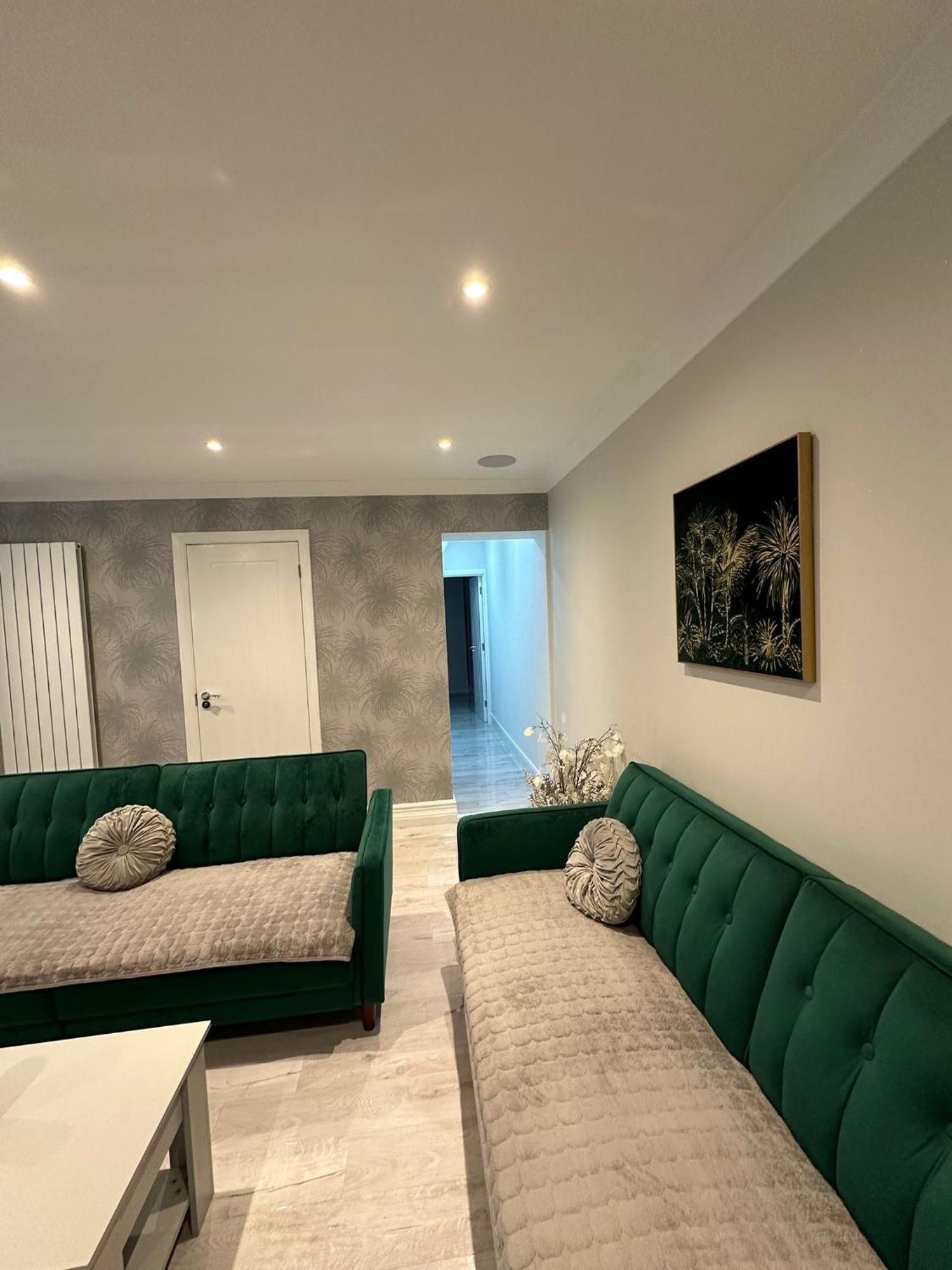 Luxury House Apartment Greenford  Exterior photo